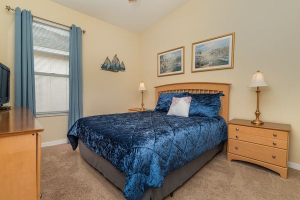 Queen Suite Bedroom 2