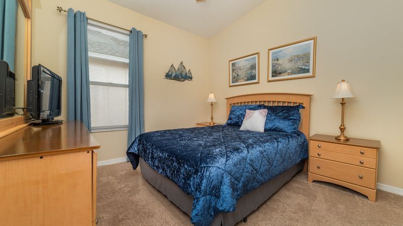 Queen Suite Bedroom 2