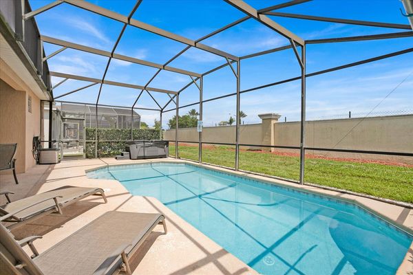 Patio
Pool Faces North