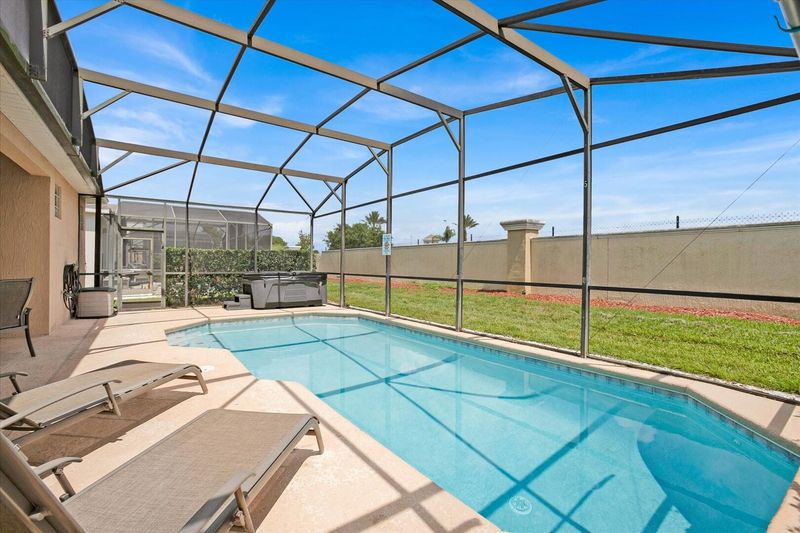 Patio
Pool Faces North