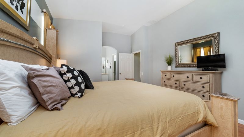 Master King Bedroom 1 (Angle)
43" Roku TV
TV has been updated