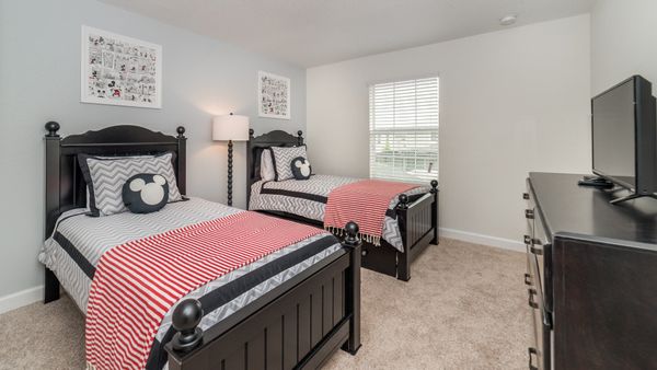 Twin/Twin Bedroom 3 Upstairs