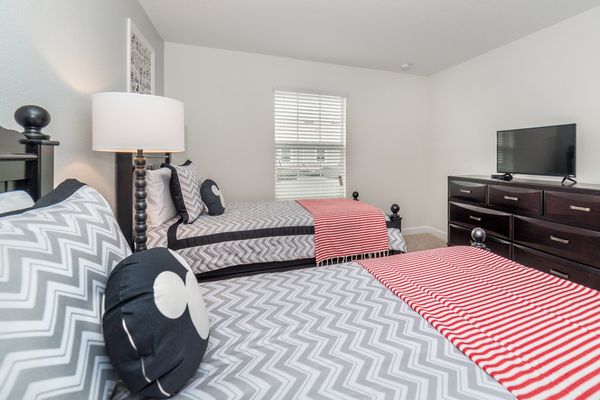 Twin/Twin Bedroom 3
32" TV