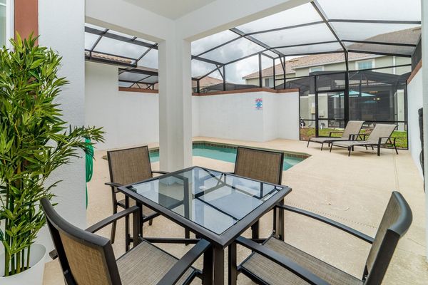 Deck
Pool Faces Southwest