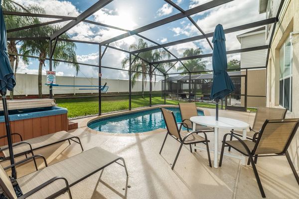 Pool Seating
Pool Faces South