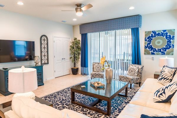 Living Room (Angle)
60" Smart TV
Blu-Ray