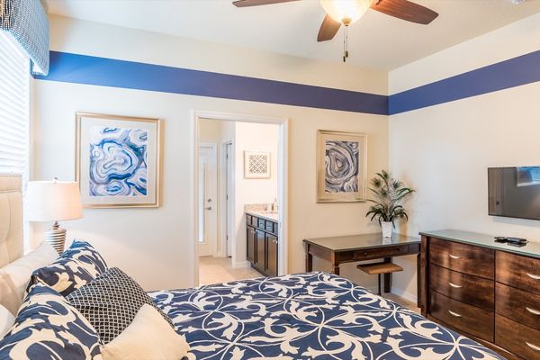 Master King Bedroom 1 (Angle)
32" Smart TV