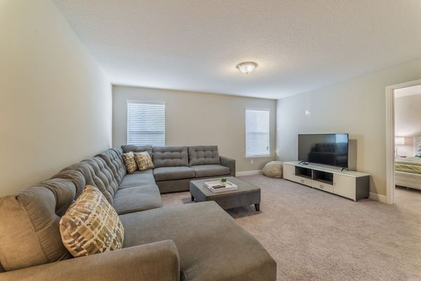Loft
55" TV