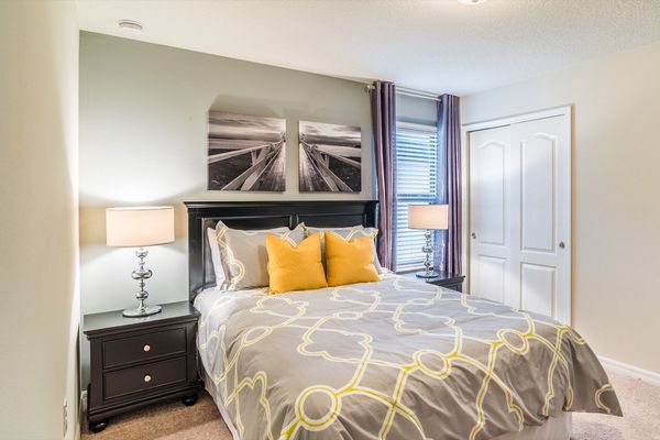 Queen Bedroom 6 Upstairs
43" TV