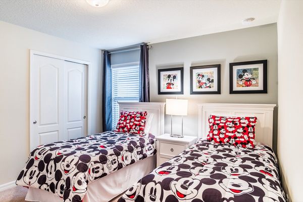 Two Twins Bedroom 5 Upstairs
32" TV
Mickey Theme
