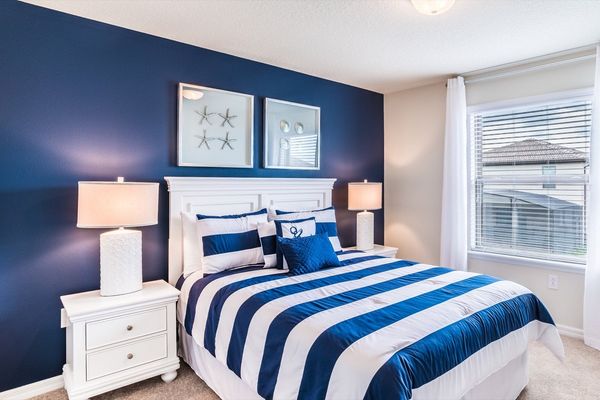 Queen Bedroom 3 Upstairs
43" TV