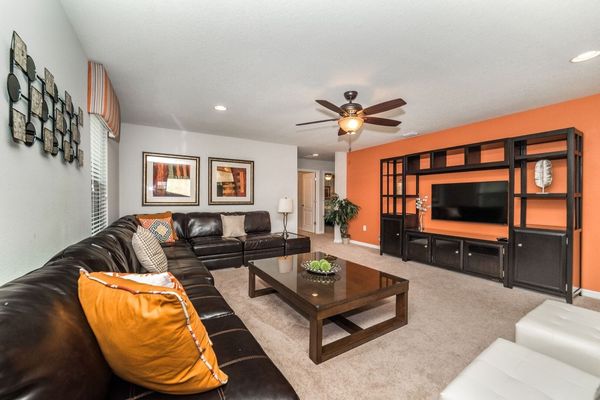 Loft (Angle)
50" TV
Xbox One