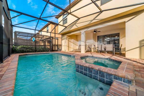 Pool/Spa
Pool Faces West