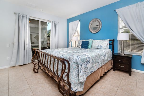 Master King Bedroom 1
Downstairs
Attached Bathroom