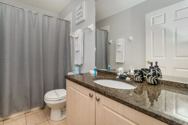 Hall Bathroom Upstairs 3
Tub/Shower Combo