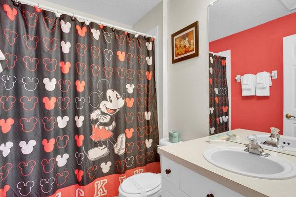 Two Twins Bathroom 2 Upstairs
Tub/Shower Combo