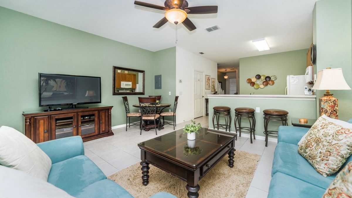 Living Room (Angle)
51" TV
Xbox