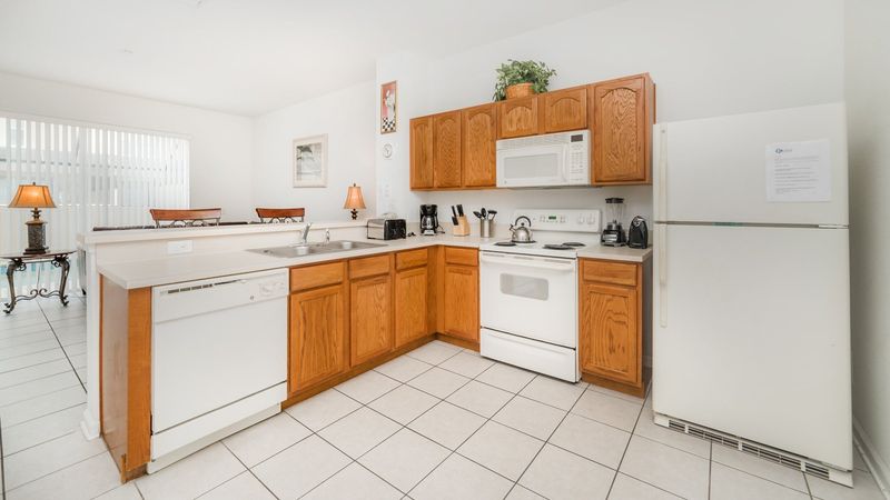 Kitchen (Angle)