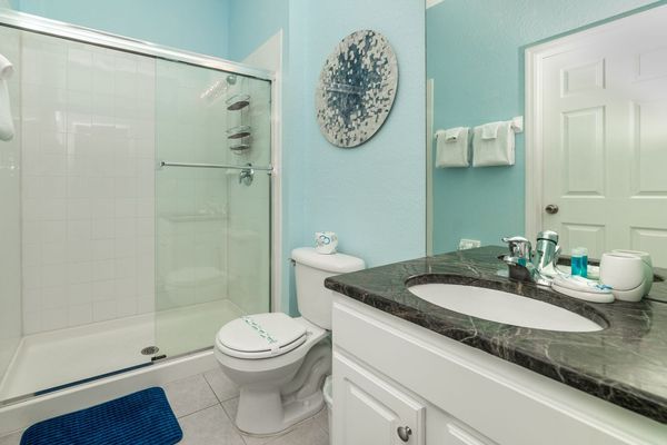 Shared Bathroom 3 Downstairs
Shower