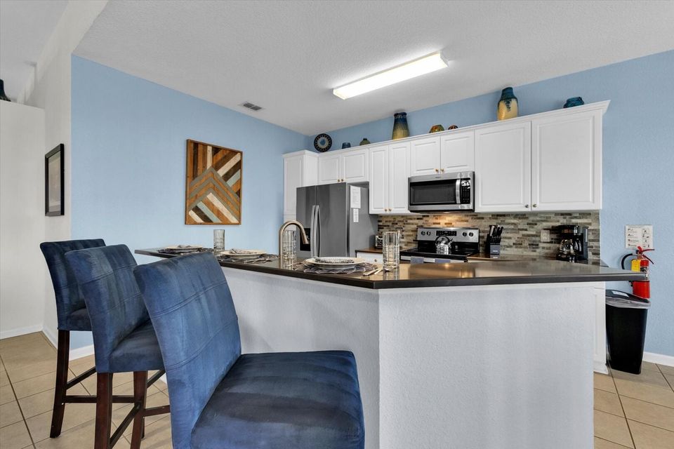 Kitchen (Angle)