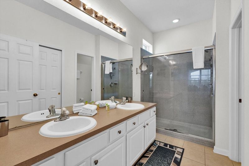 Master King Bathroom 1
Downstairs-Shower