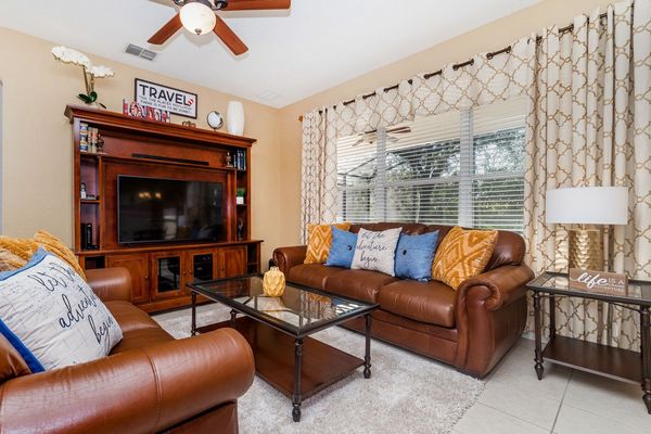 Family Room
55" Smart TV