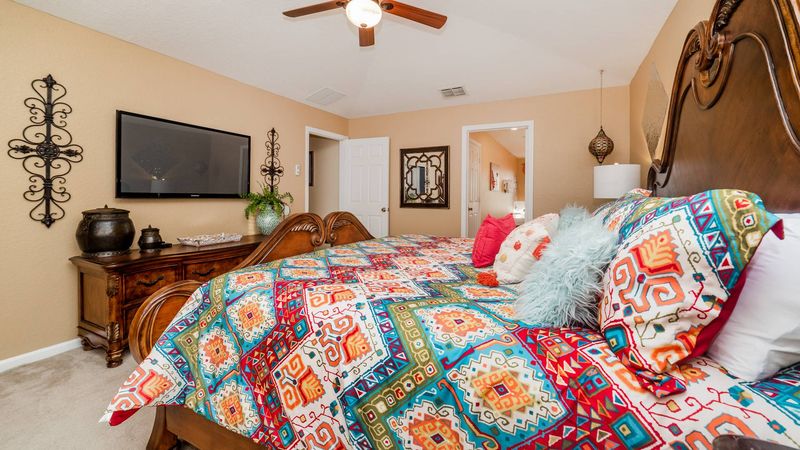 Master King Bedroom 1
50" TV