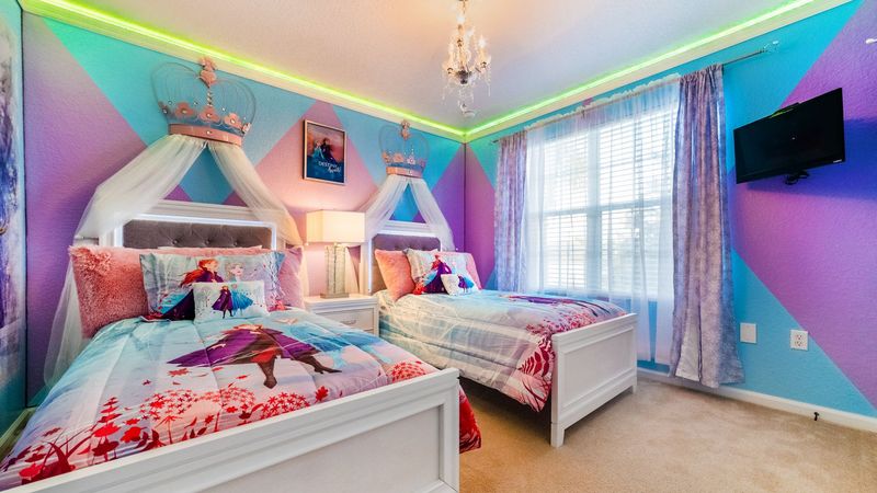 Two Twins Bedroom 5 Upstairs
24" TV
Frozen