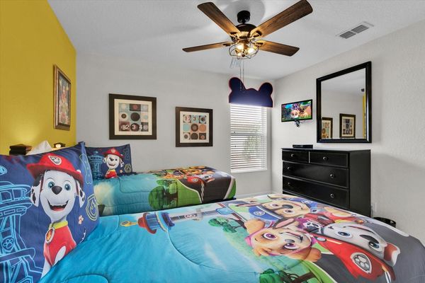 Two Twins Bedroom 4 (Angle)
24" TV