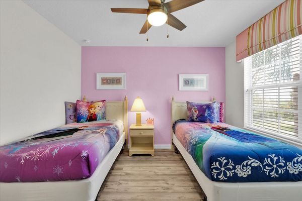 Two Twins Bedroom 5 (Angle)
32" Roku TV