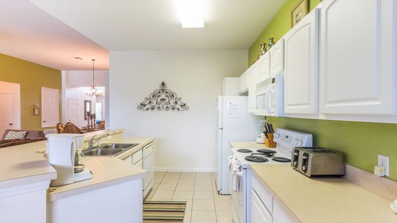 Kitchen (Angle)
