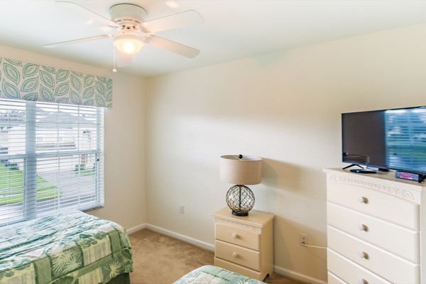 Two Twins Bedroom 5 (Angle)
32" Roku TV