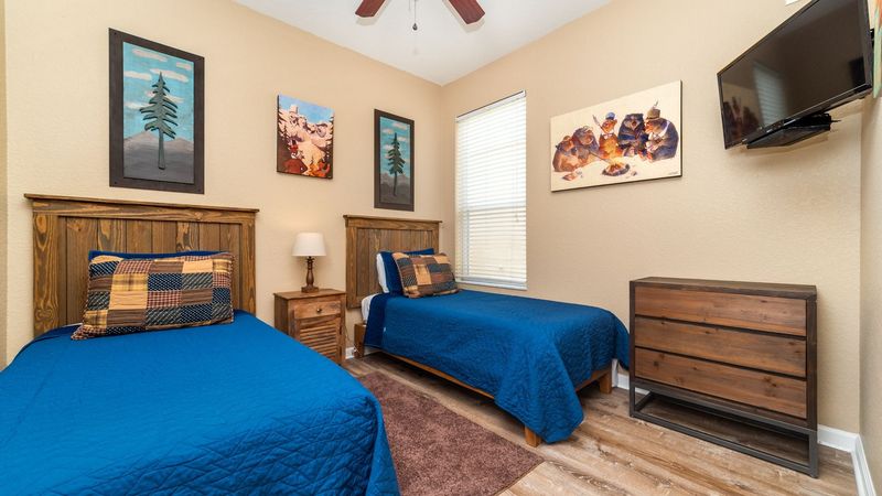 Two Twins Bedroom 3 Downstairs
32" TV Blu-Ray