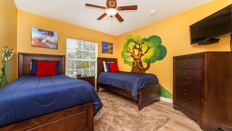 Two Twins Bedroom 5 (Angle) Upstairs
32" TV Blu-Ray