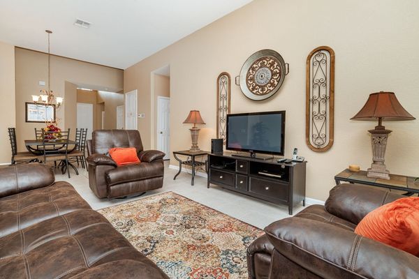 Living Room (Angle)
50" Smart TV