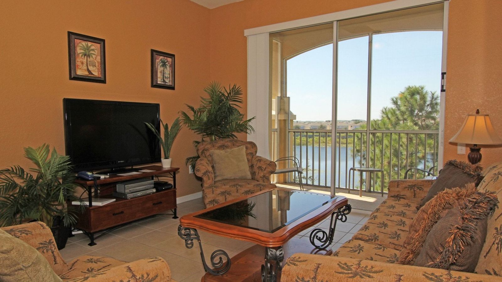Living Room
46" TV DVD