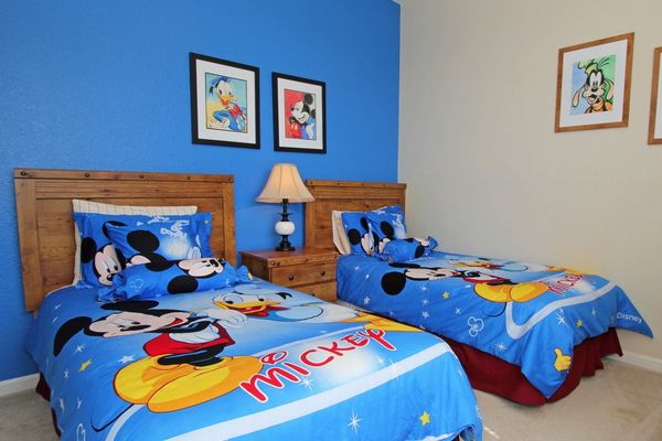 Twin/Twin Bedroom 3 
21" TV PS3