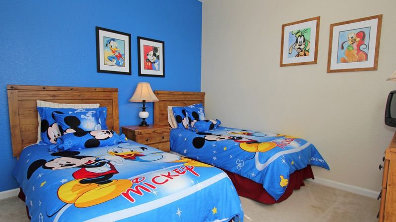 Twin/Twin Bedroom 3 
21" TV PS3