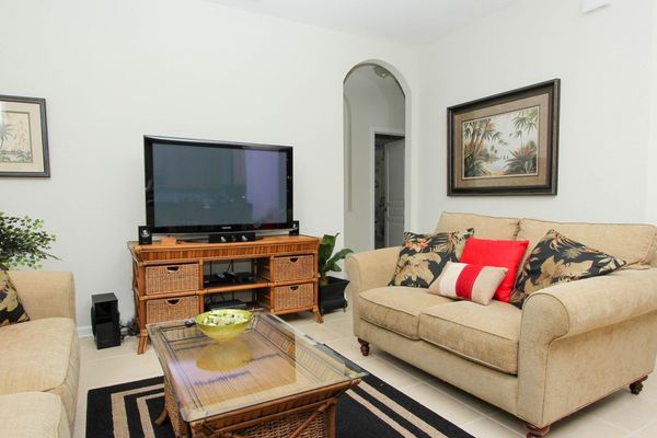 Family Room (Angle)
55" Smart TV
DVD Sound System