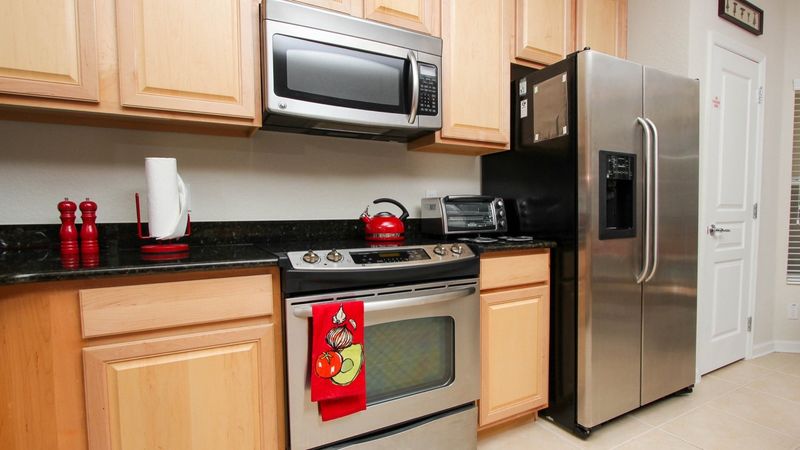 Kitchen (Angle)