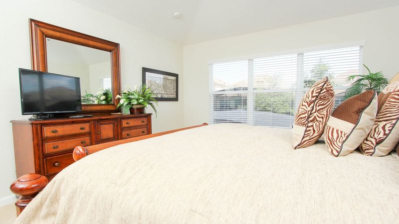 Master King Bedroom 1 (Angle)
43" Roku TV