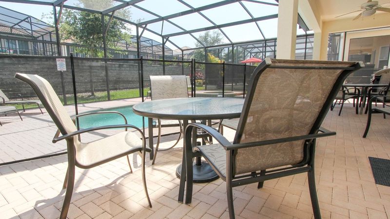 Patio (Angle)