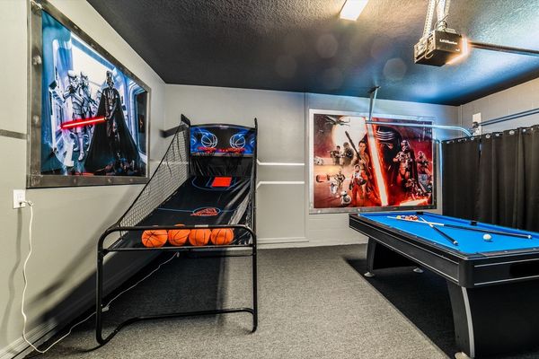 Game Room
Basketball Hoops
Pool Table