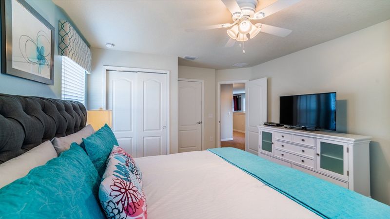 King Suite Bedroom 2
42" TV