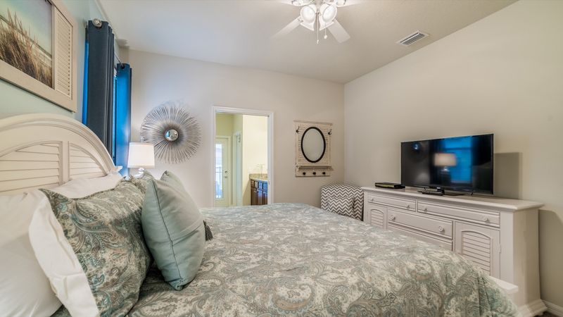 Master King Bedroom 1
42" TV
