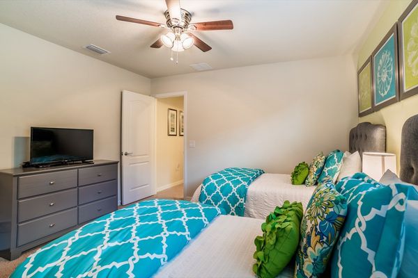 Two Twins Bedroom 6
32" TV