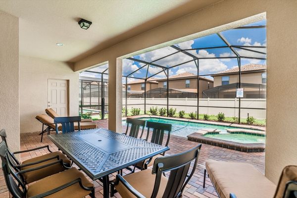 Pool/Patio
Pool Faces East