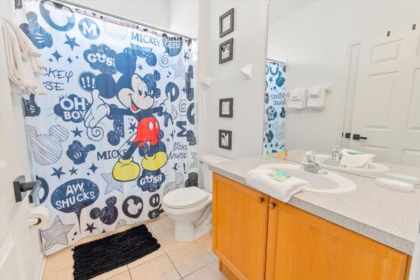 Hall Bathroom 3
Tub/Shower Combo