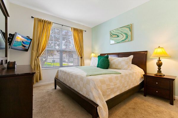 Master King Bedroom 2 Downstairs
Attached Bathroom