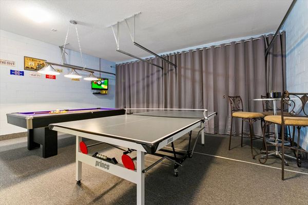 Game Room
Ping Pong Table
32" TV